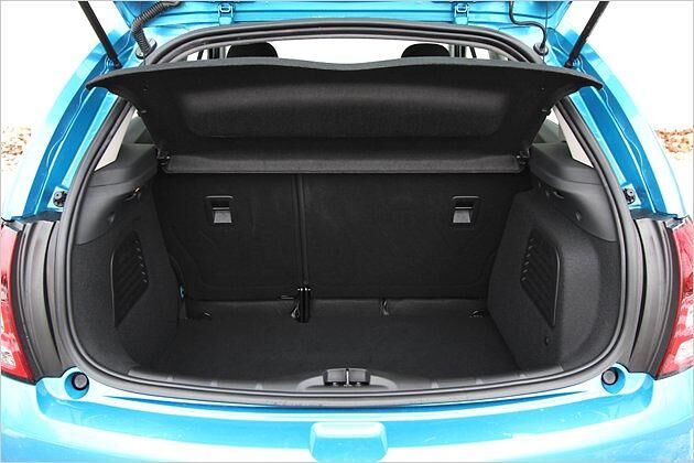 Der Gepäckraum fasst mit 300 Liter soviel wie kaum ein anderer Wagen dieser Klasse