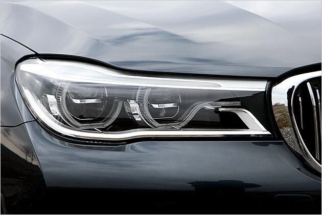 Die Scheinwerfer geben ein hervorragendes Licht