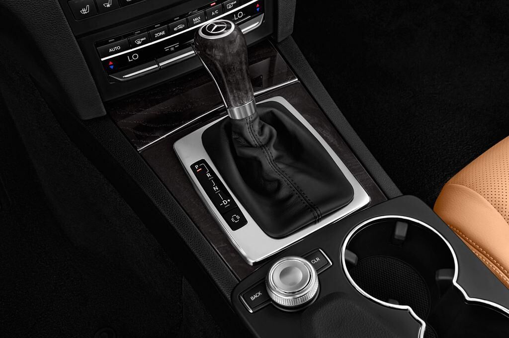 Mercedes E-Class (Baujahr 2012) Avantgarde 2 Türen Schalthebel