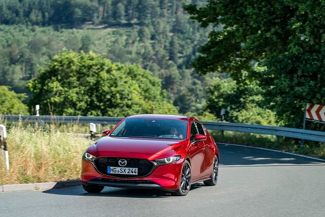 Für den Mazda 3 Skyactive-X 2,0 M-Hybrid kann der Kunde optional eine Automatik und Allradantrieb bekommen