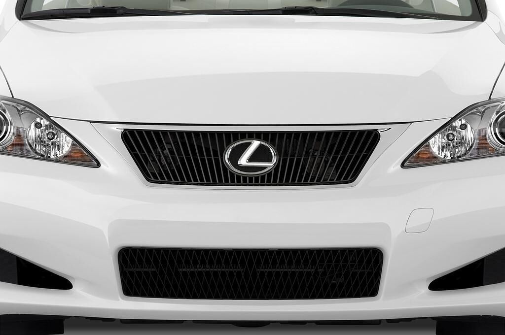 Lexus IS (Baujahr 2010) IS 250C 2 Türen Kühlergrill und Scheinwerfer