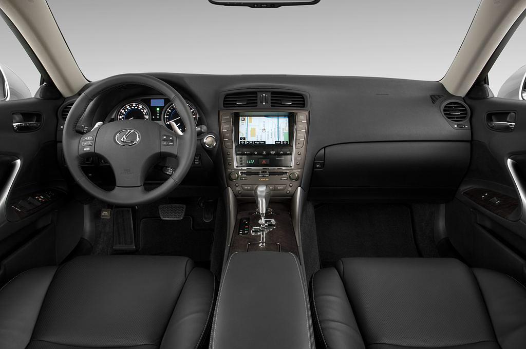 Lexus IS (Baujahr 2010) IS 250 4 Türen Cockpit und Innenraum