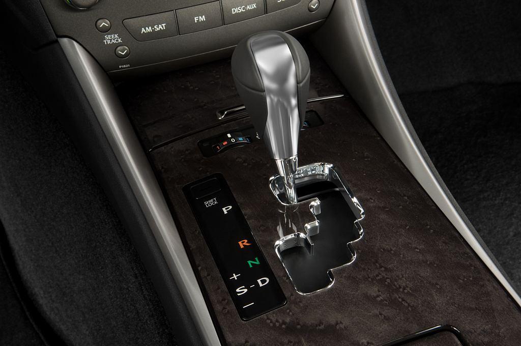 Lexus IS (Baujahr 2010) IS 250 4 Türen Schalthebel