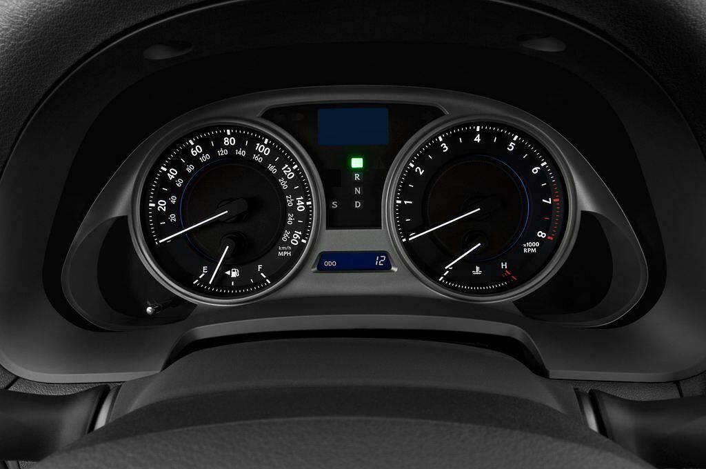Lexus IS (Baujahr 2010) IS 250 4 Türen Tacho und Fahrerinstrumente