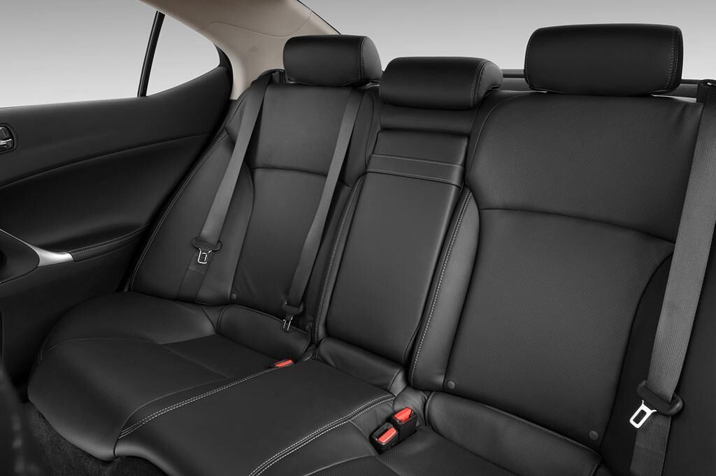 Lexus IS (Baujahr 2010) IS 250 4 Türen Rücksitze