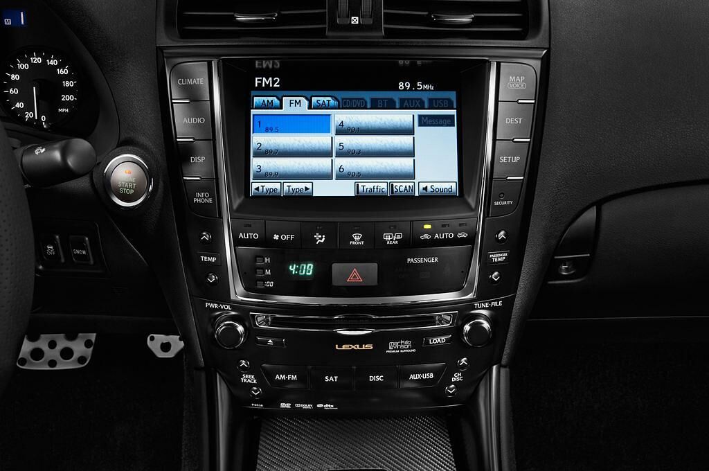 Lexus IS (Baujahr 2012) F 4 Türen Radio und Infotainmentsystem