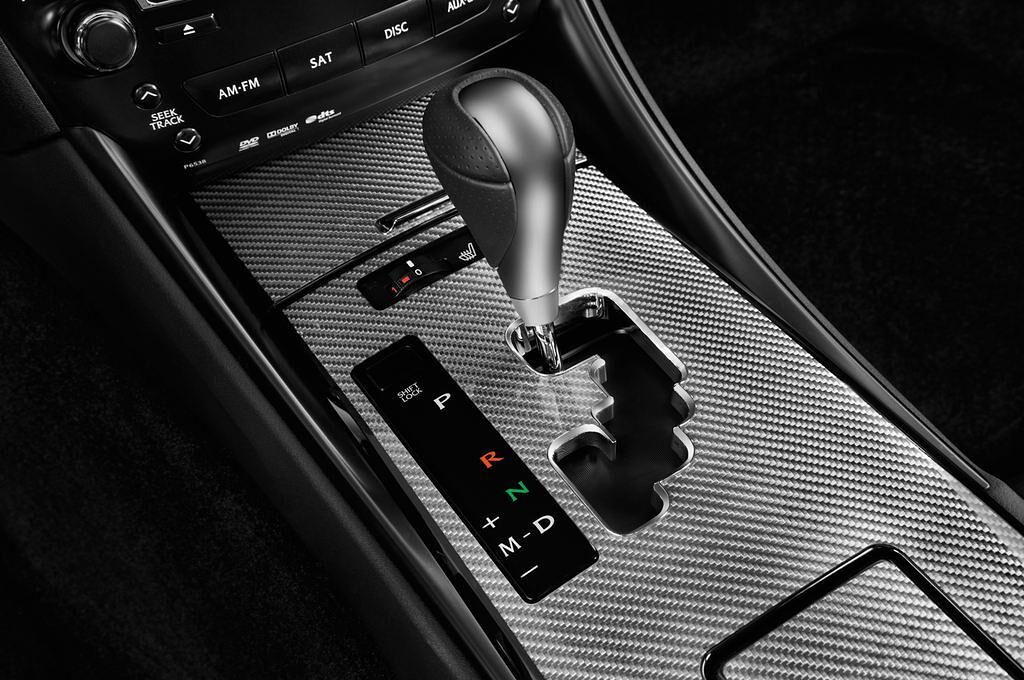 Lexus IS (Baujahr 2012) F 4 Türen Schalthebel