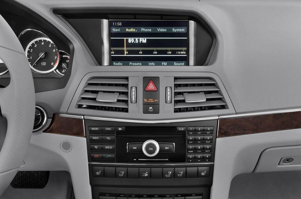 Mercedes E-Class (Baujahr 2010) - 2 Türen Radio und Infotainmentsystem
