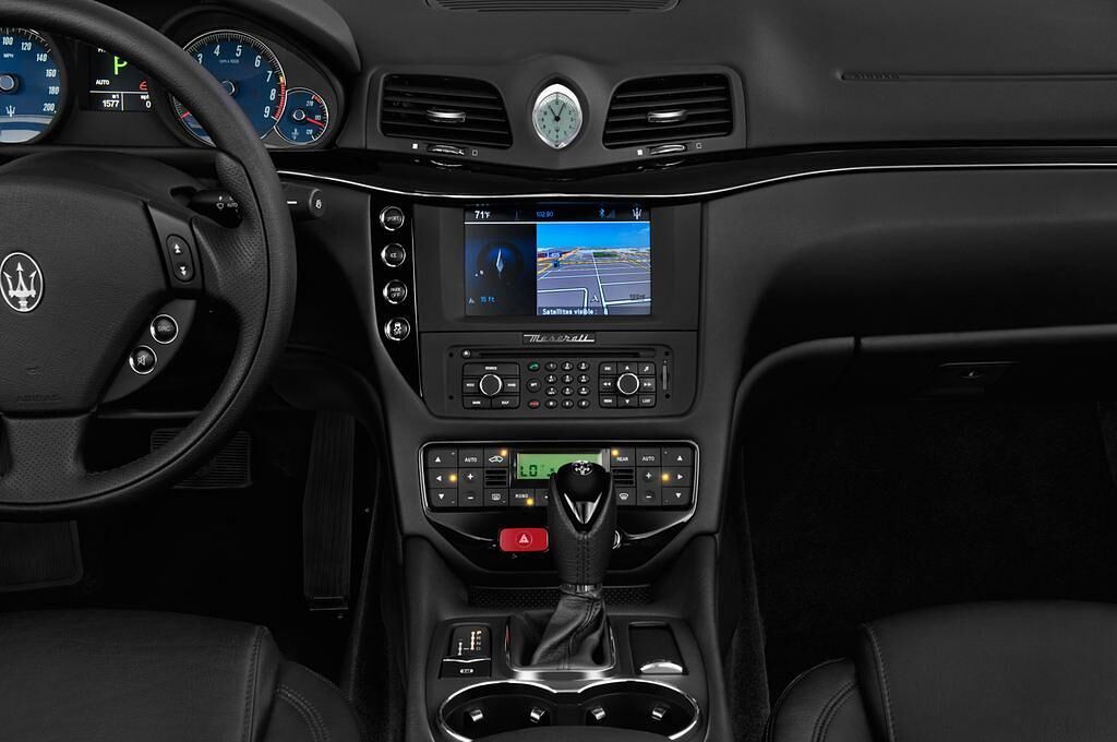 Maserati Grancabrio (Baujahr 2012) - 2 Türen Mittelkonsole