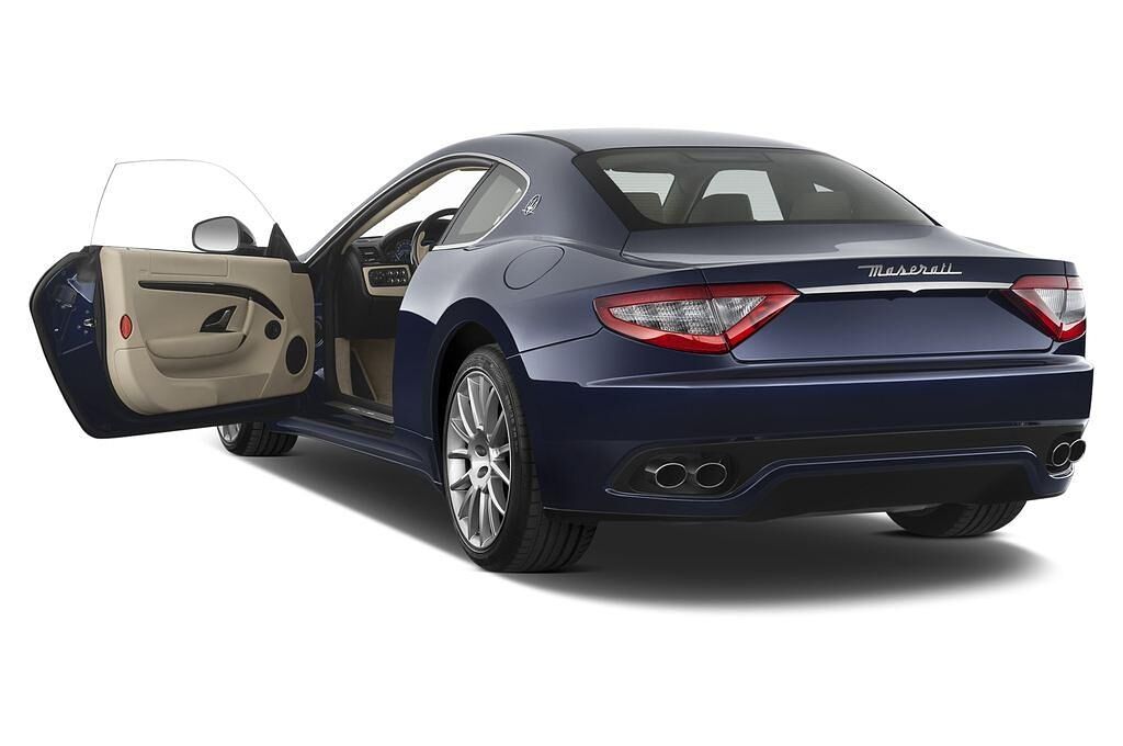 Maserati Granturismo (Baujahr 2010) S 2 Türen Tür geöffnet