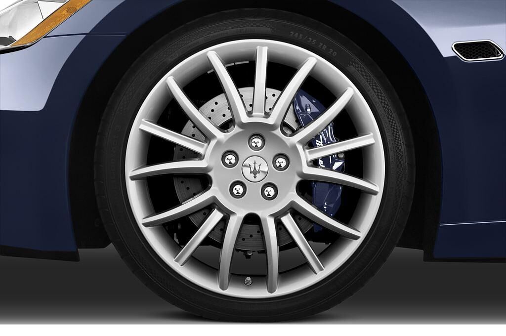 Maserati Granturismo (Baujahr 2010) S 2 Türen Reifen und Felge