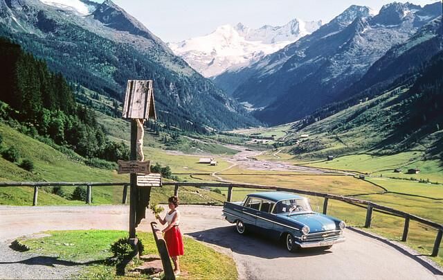 Im Vergleich zum direkten Konkurrenten Mercedes 220 konnte Opel zeitweise mehr als doppelt so viele Einheiten vom Kapitän P 2,6 absetzen