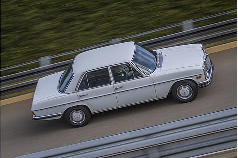 Mercedes 280 E der Baureihe W115 / Strich-Acht