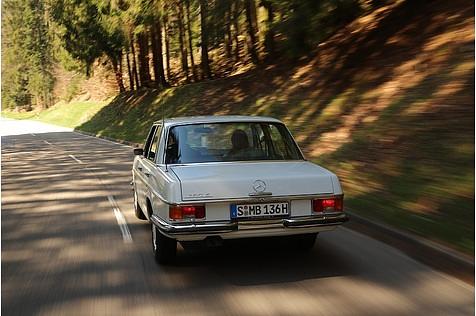Mercedes 280 E der Baureihe W115 / Strich-Acht