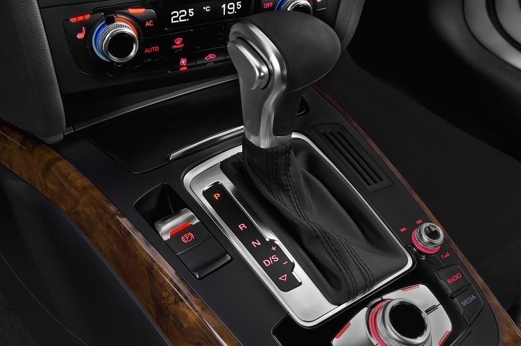 Audi A4 (Baujahr 2013) Ambition 5 Türen Schalthebel