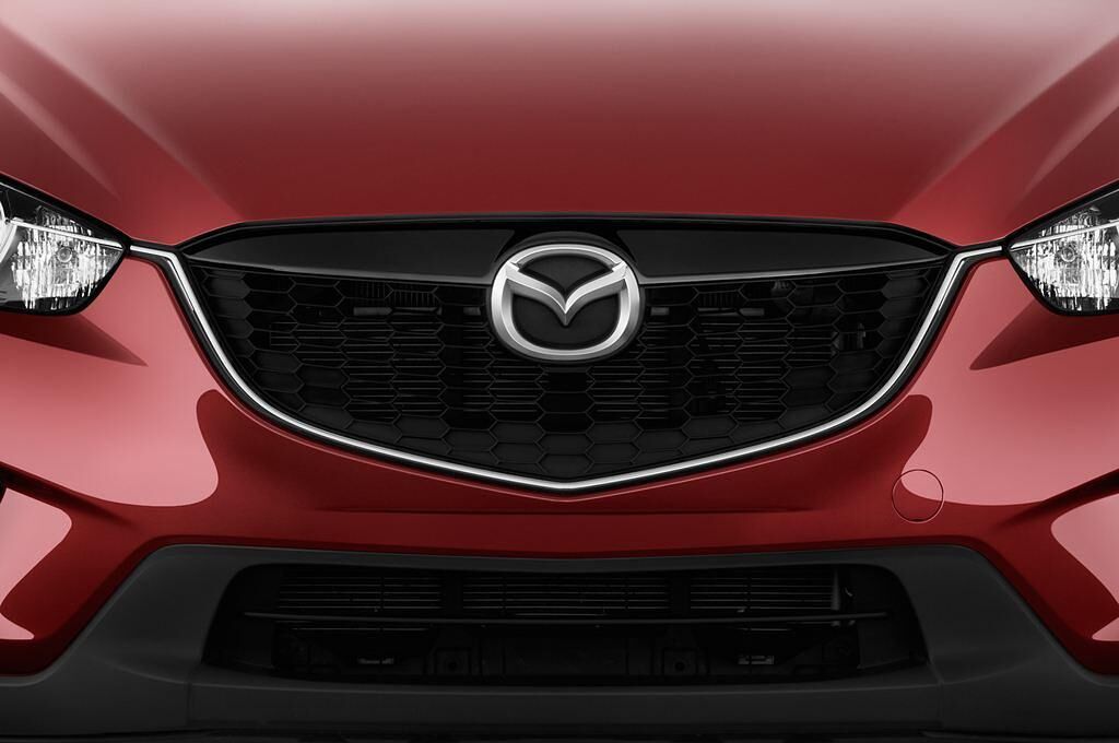 Mazda CX-5 (Baujahr 2011) Sports-Line 5 Türen Kühlergrill und Scheinwerfer