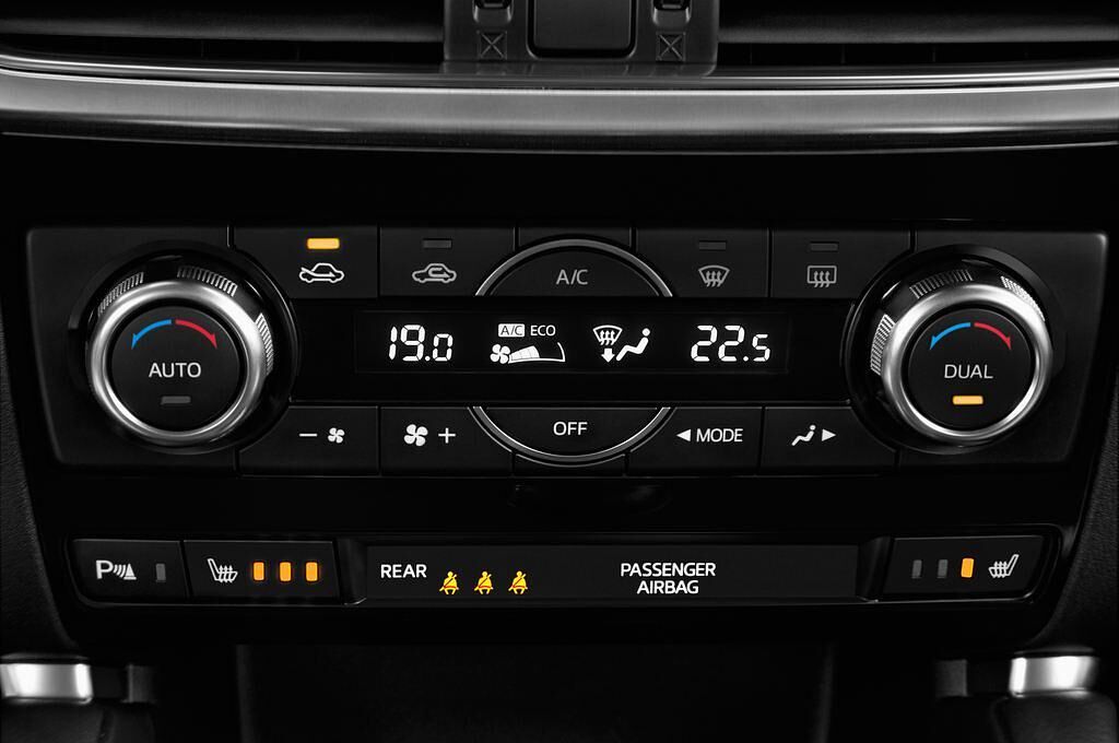 Mazda CX-5 (Baujahr 2015) Sports-Line 5 Türen Temperatur und Klimaanlage