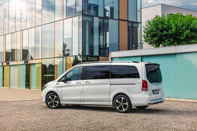 Erneut platzierten die Entwickler einen 150 kW/204 PS starken Elektromotor unter der Haube