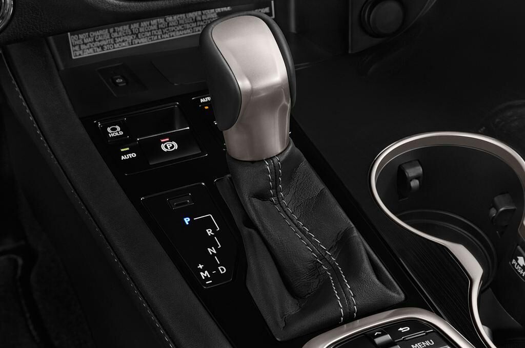 Lexus RX (Baujahr 2016) Executive Line 5 Türen Schalthebel