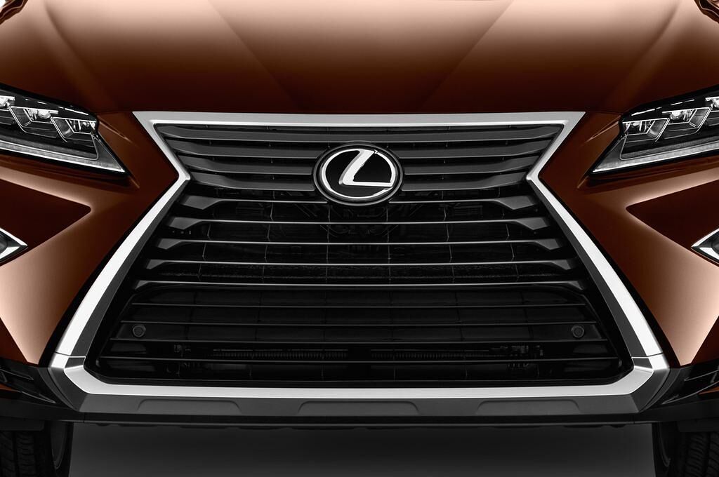 Lexus RX (Baujahr 2016) Executive Line 5 Türen Kühlergrill und Scheinwerfer