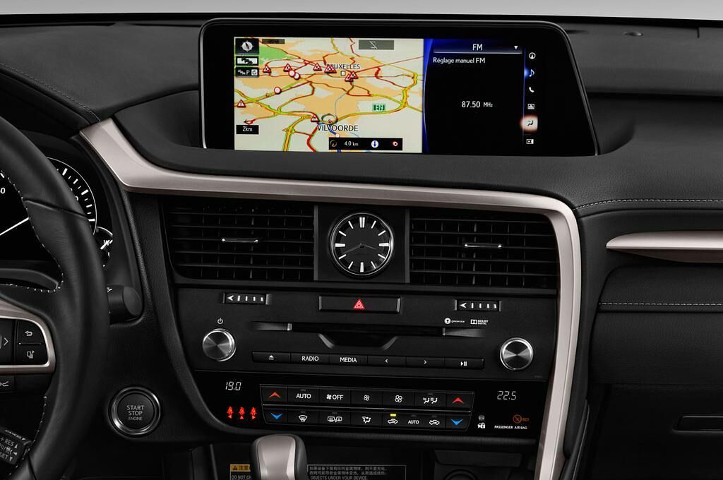 Lexus RX (Baujahr 2016) Executive Line 5 Türen Mittelkonsole