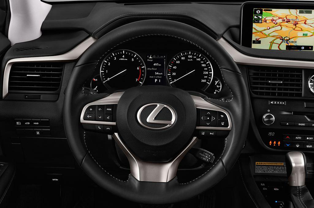 Lexus RX (Baujahr 2016) Executive Line 5 Türen Lenkrad