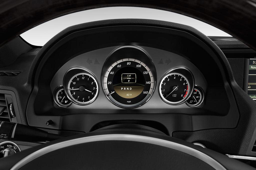 Mercedes E-Class (Baujahr 2012) Avantgarde 2 Türen Tacho und Fahrerinstrumente
