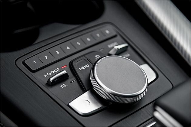 Über denn MMI-Dreh-Drücksteller lässt sich wunderbar das Infotainment-System bedienen