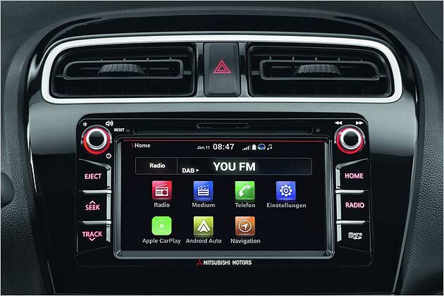 Das Infotainment kommt im neuen Space Star mit Apple CarPlay