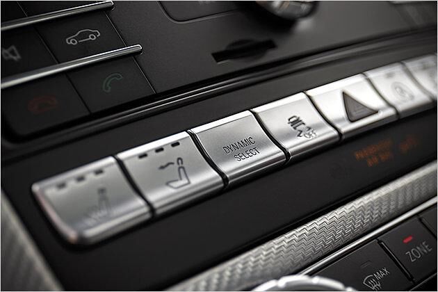 Neu ist der Dynamic-Select-Knopf, der fünf Fahrprogramme bereitstellt