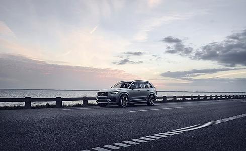 Volvo XC90 B5 AWD - Funkenflug Volvo XC90 B5 AWD - Funkenflug