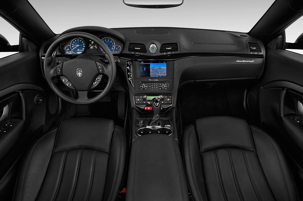 Maserati Grancabrio (Baujahr 2012) - 2 Türen Cockpit und Innenraum