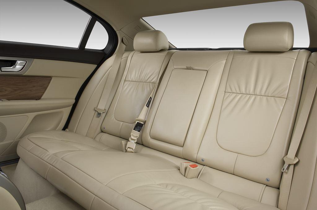 Jaguar XF (Baujahr 2011) Luxury 4 Türen Rücksitze