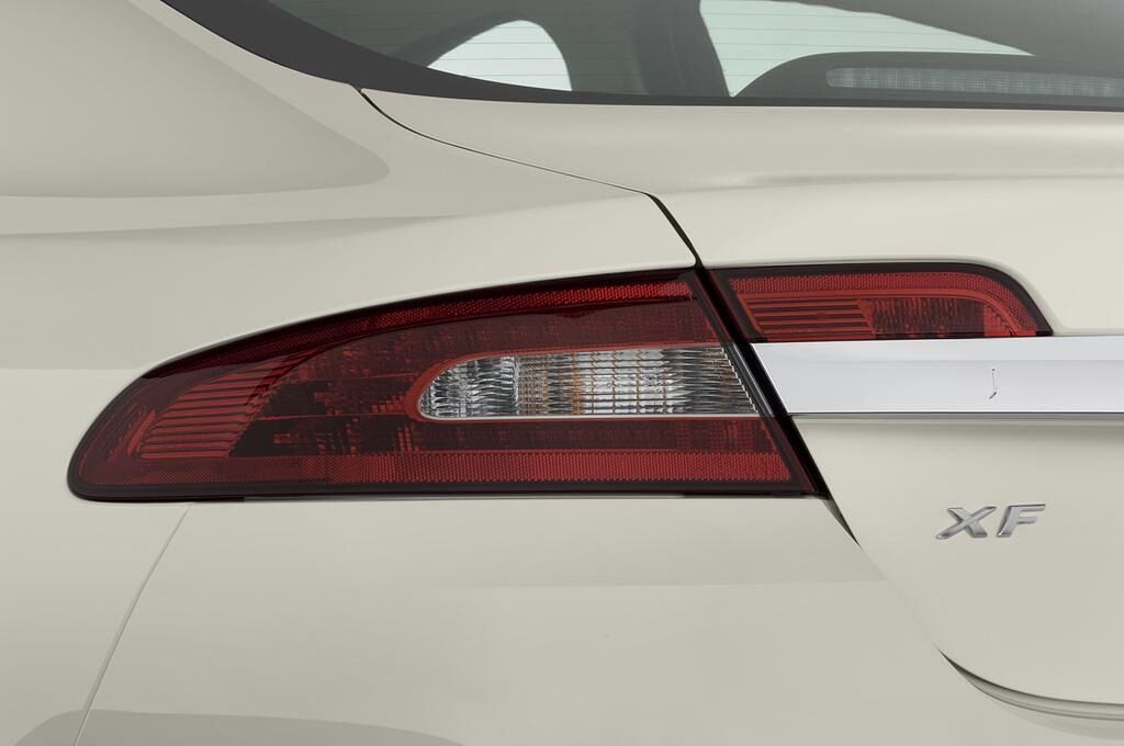 Jaguar XF (Baujahr 2011) Luxury 4 Türen Rücklicht