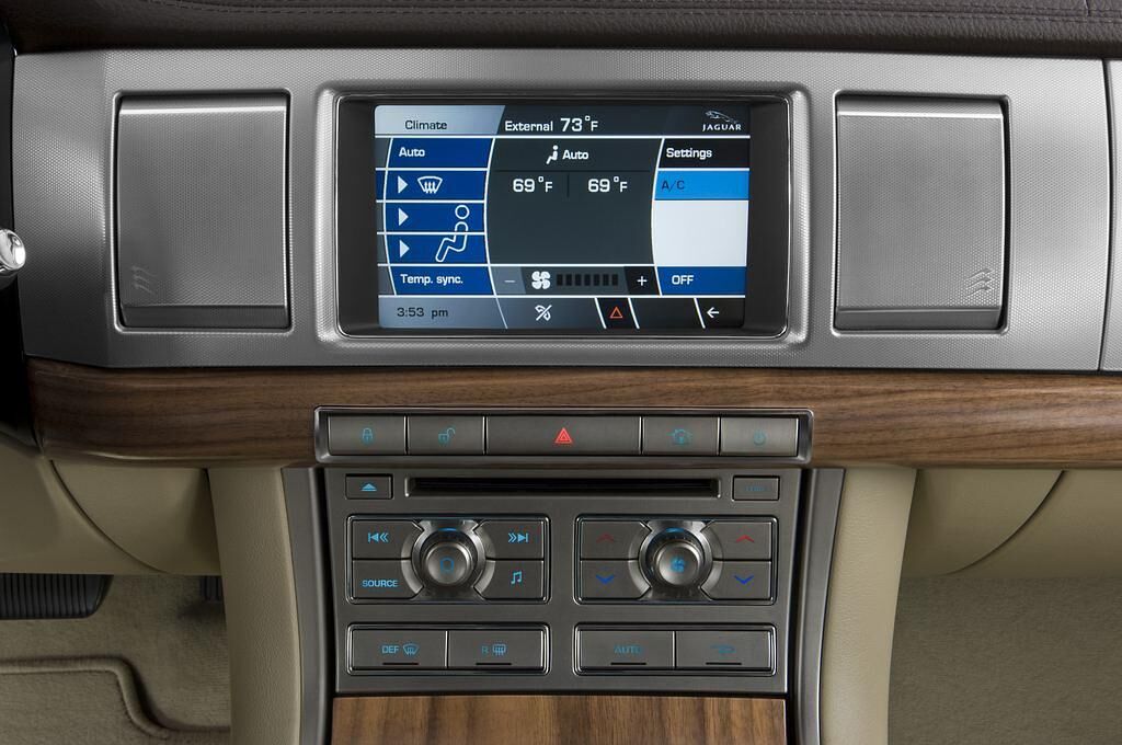 Jaguar XF (Baujahr 2011) Luxury 4 Türen Temperatur und Klimaanlage