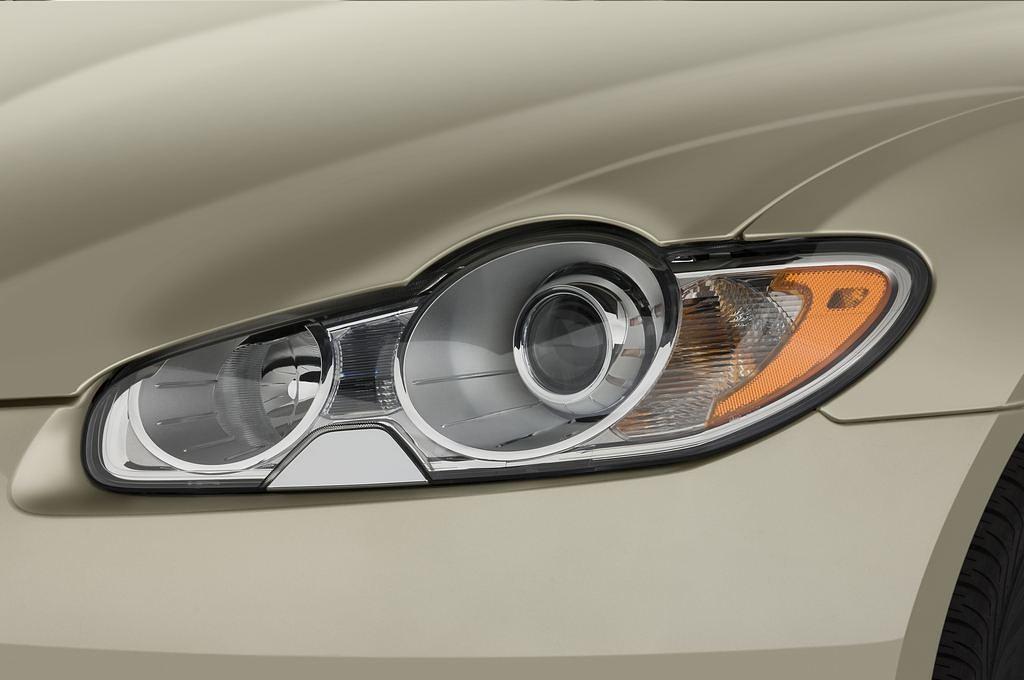 Jaguar XF (Baujahr 2011) Premium Luxury 4 Türen Scheinwerfer