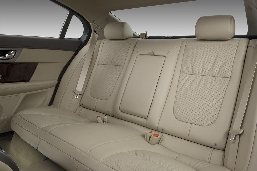Jaguar XF (Baujahr 2011) Premium Luxury 4 Türen Rücksitze