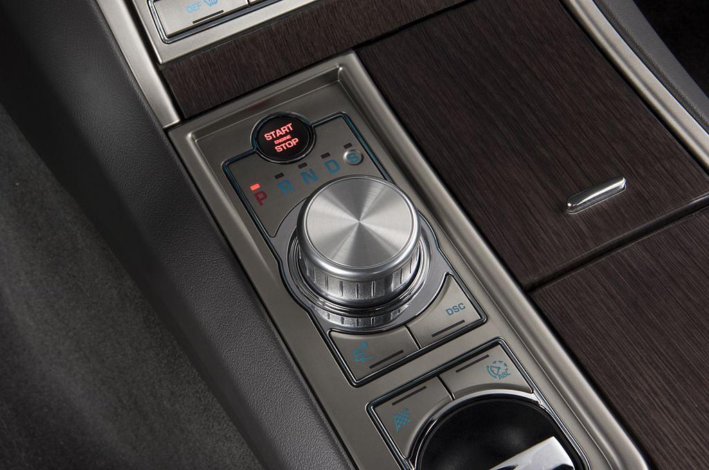 Jaguar XF (Baujahr 2011) Portfolio 4 Türen Schalthebel