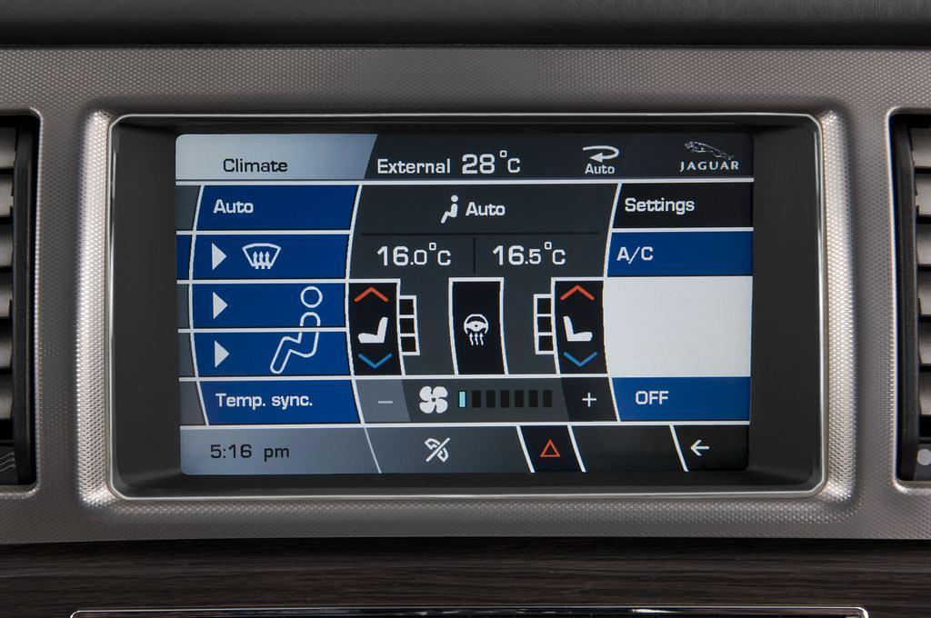 Jaguar XF (Baujahr 2011) Portfolio 4 Türen Temperatur und Klimaanlage