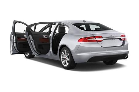 Jaguar XF (Baujahr 2015) 2.2 L Diesel 4 Türen Tür geöffnet