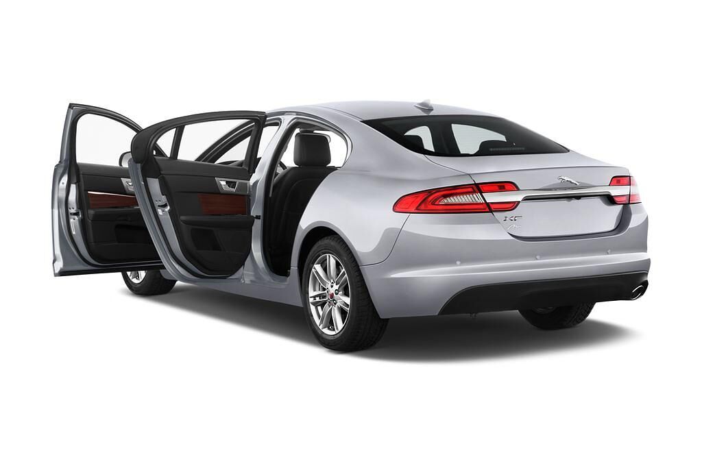 Jaguar XF (Baujahr 2015) 2.2 L Diesel 4 Türen Tür geöffnet