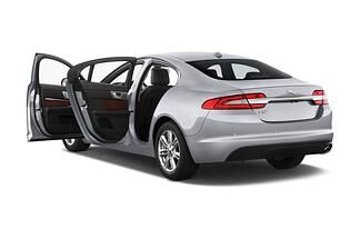 Jaguar XF (Baujahr 2015) 2.2 L Diesel 4 Türen Tür geöffnet