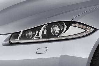 Jaguar XF (Baujahr 2015) 2.2 L Diesel 4 Türen Scheinwerfer