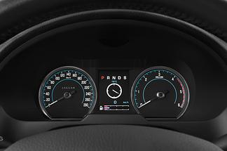 Jaguar XF (Baujahr 2015) 2.2 L Diesel 4 Türen Tacho und Fahrerinstrumente