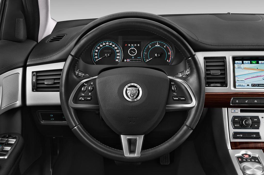 Jaguar XF (Baujahr 2015) 2.2 L Diesel 4 Türen Lenkrad