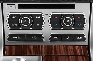 Jaguar XF (Baujahr 2015) 2.2 L Diesel 4 Türen Temperatur und Klimaanlage