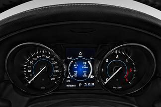 Jaguar XF (Baujahr 2017) R-Sport 4 Türen Tacho und Fahrerinstrumente