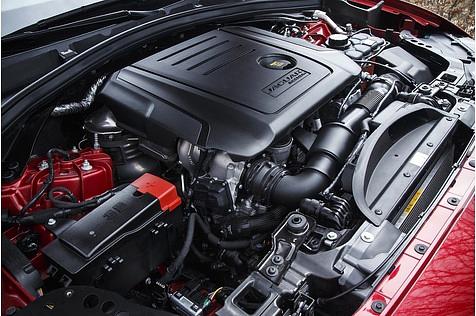 Der 2.0-Liter-Diesel verrichtet seine Arbeit zurückhaltend