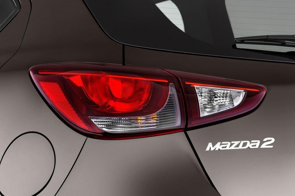 Mazda Mazda2 (Baujahr 2015) Exclusive Line 5 Türen Rücklicht