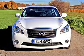 Infiniti M35h - Grüner Moby Dick